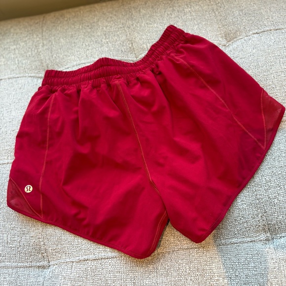 LULULEMON | hotty hot shorts low rise || 4” size 8 - Picture 2 of 7